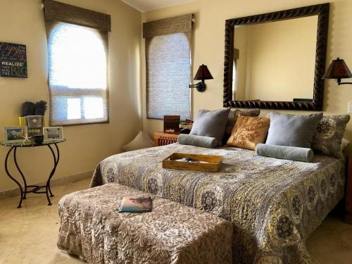 POI Private, Luxury Bedroom/Bath Suite